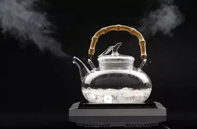 用矿泉水冲泡奶粉更有营养吗 冲泡奶粉用什么水最好