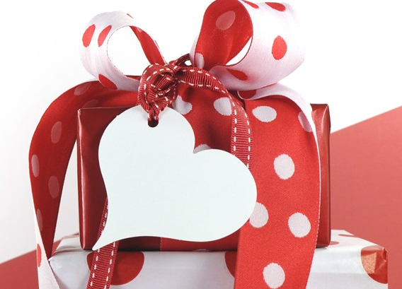 七夕第一次收到礼物的心情说说 七夕第一次收到礼物朋友圈句子 七夕第一次收到礼物的心情说说 七夕第一次收到礼物朋友圈句子