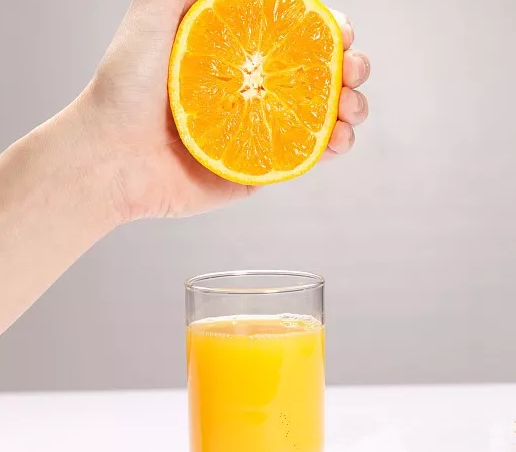 哺乳期可以喝果汁吗 哺乳期喝哪些果汁好