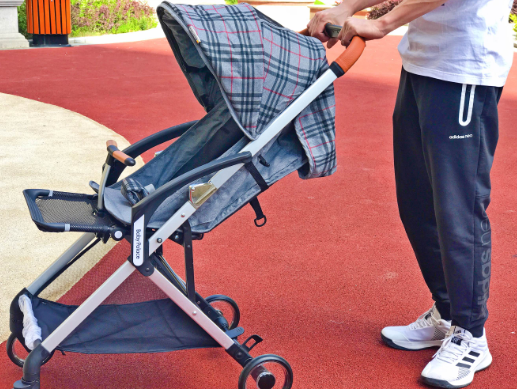 德国BP婴儿推车怎么样 德国Baby palace婴儿车好用吗