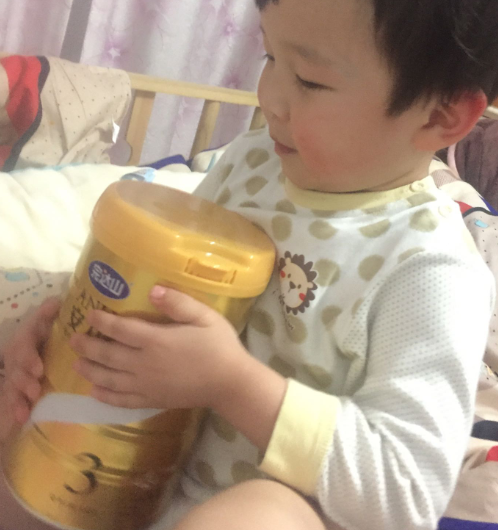 完达山奶粉和美素雅培哪个好 完达山奶粉和进口奶粉对比测评 完达山奶粉和美素雅培哪个好 完达山奶粉和进口奶粉对比测评