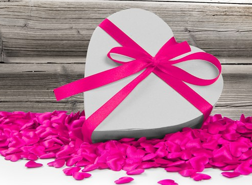 七夕第一次收到礼物的心情说说 七夕第一次收到礼物朋友圈句子 七夕第一次收到礼物的心情说说 七夕第一次收到礼物朋友圈句子