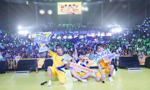 为见偶像暴晒淋雨10小时是怎么回事 是什么偶像会让粉丝暴晒淋雨10小时