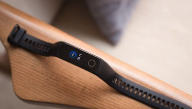 小米手环4和荣耀手环5哪个好 小米手环4和荣耀手环5对比