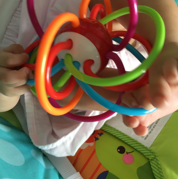 宝宝树专定牙胶手抓球宝宝喜欢吗 宝宝树专定牙胶手抓球孩子抓得住吗