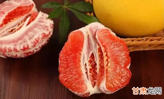 剥好的柚子肉放在保鲜盒里可以放多久 剥好的柚子肉放一晚上还能吃吗
