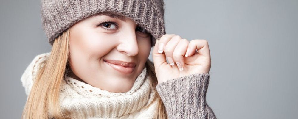 小胸女系带三点比基尼情趣内衣