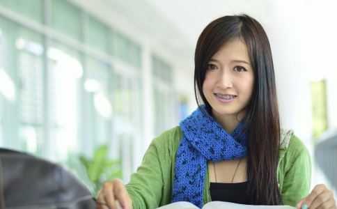 女子穿震动内裤逛街兴奋昏厥 性高潮来的太突然