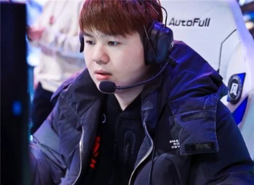 LOL成棋类游戏?“乌兹棋”称呼火遍LPL LOL成棋类游戏?“乌兹棋”称呼火遍LPL