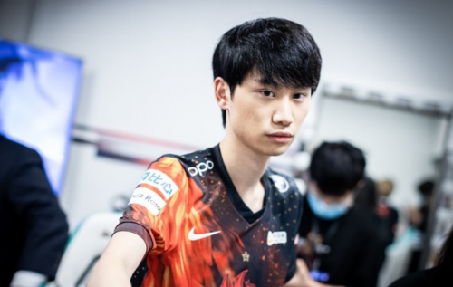 LNG直播惨状:Doinb被喷拉夫你真菜 阿乐因黑称道歉 LNG直播惨状:Doinb被喷拉夫你真菜 阿乐因黑称道歉