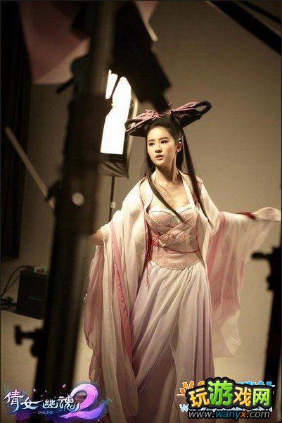 刘亦菲代言网游《倩女幽魂2》长裙摆舞犹如仙女下凡