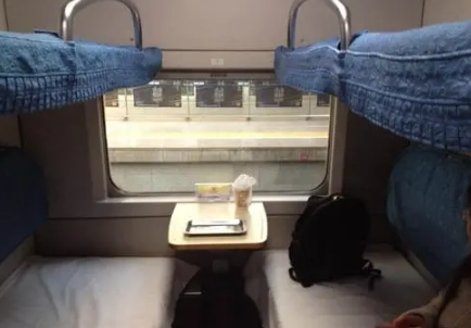 高级软卧的门能锁吗3