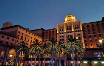 北京环球影城玩一天每人大约多少钱2