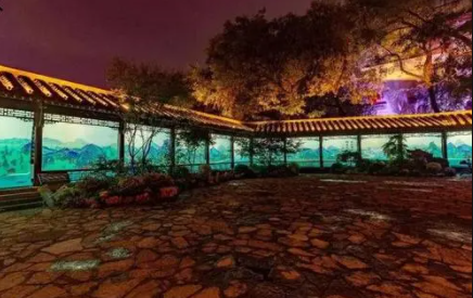 黄鹤楼和夜上黄鹤楼是一个位置吗1