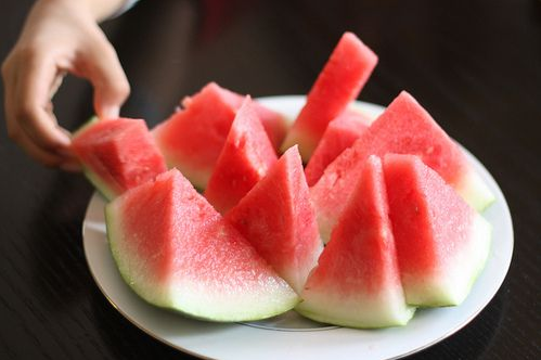 半个西瓜哪半边好吃2