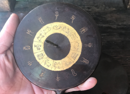 为什么2022年属蛇很不顺1