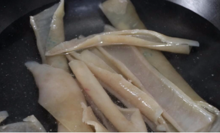 猪皮煮熟后发黑能吃吗4