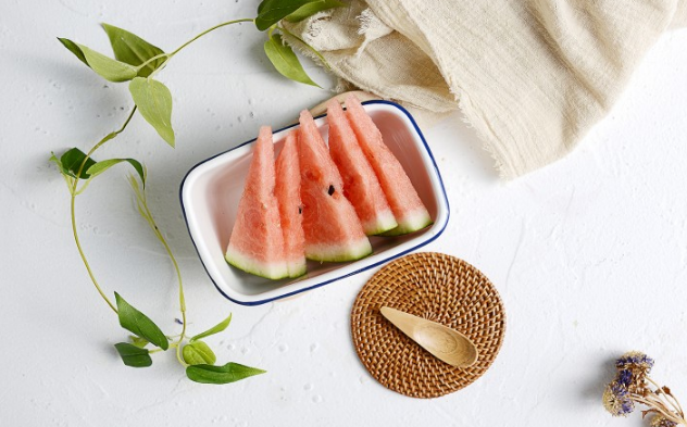 半个西瓜哪半边好吃1