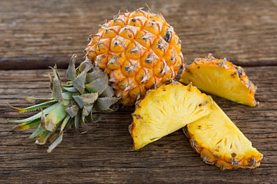 菠萝里面发黑是糖心吗3