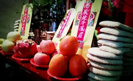 2023清明上坟的贡品要烧了吗2