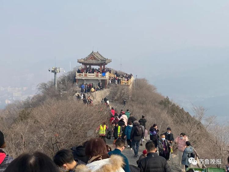 山东多个景区人气“爆棚”，导航“红到发紫”！过年的烟火气又回来了