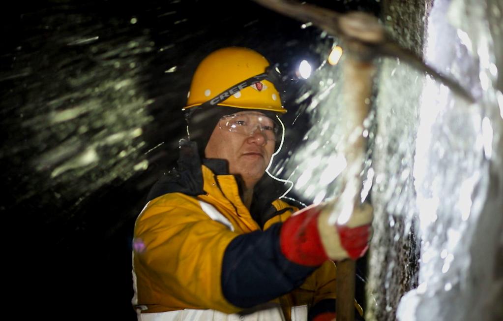 守护团圆路，他们“不回家”——春运坚守者的新春故事