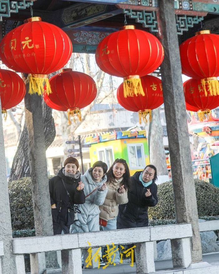 门票减免吸引外地游客，春节假日市场人气满满
