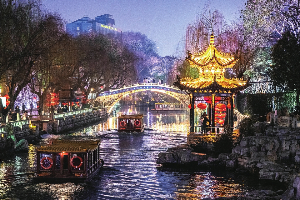 灯火璀璨夜色如画