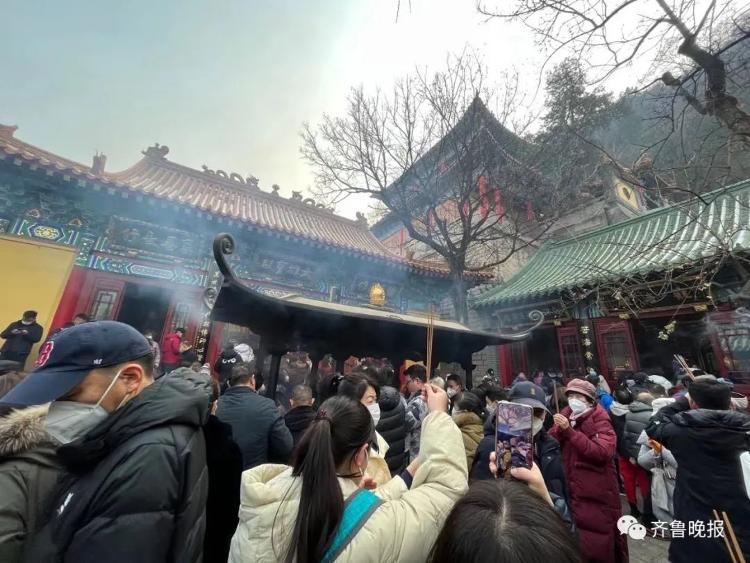 山东多个景区人气“爆棚”，导航“红到发紫”！过年的烟火气又回来了