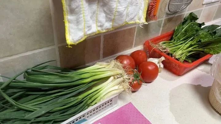 冲上热搜，全国各地纷纷参赛！女子返杭前晒图：都是爸妈的爱啊