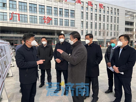 毫不放松抓好新阶段疫情防控各项工作 杨峰到县级医疗机构调研并慰问一线医护人员