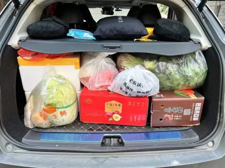 冲上热搜，全国各地纷纷参赛！女子返杭前晒图：都是爸妈的爱啊