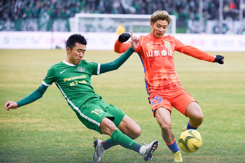 山东泰山2:1逆转浙江 足协杯第八次夺冠