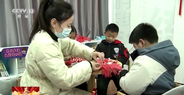 各地“年味”大餐迎新春 热门旅游景点游客明显增多