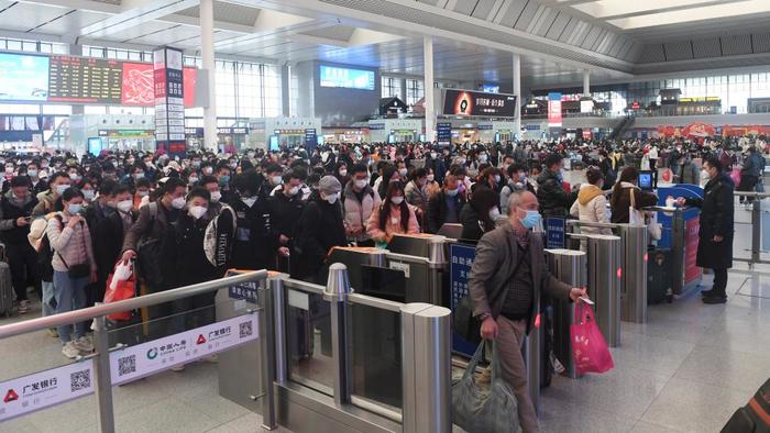 1月28日全国铁路预计发送旅客1200万人次