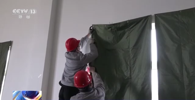 多地出现大范围降雪 各地采取多种措施保道路畅通