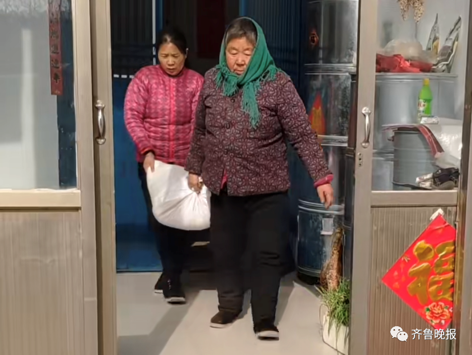 冲上热搜，全国各地纷纷参赛！女子返杭前晒图：都是爸妈的爱啊