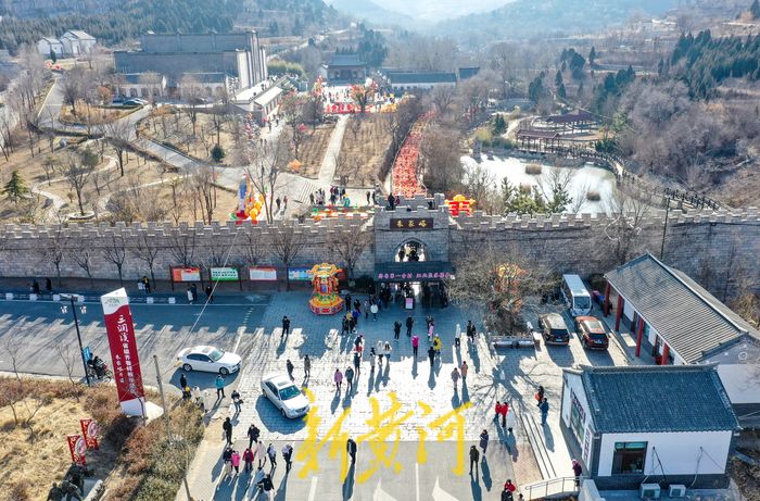 免门票景区游客如织，来古村落体验传统“年味”