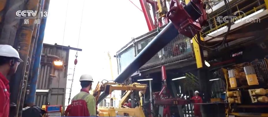 春节不“打烊” 一项项重大工程建设正酣