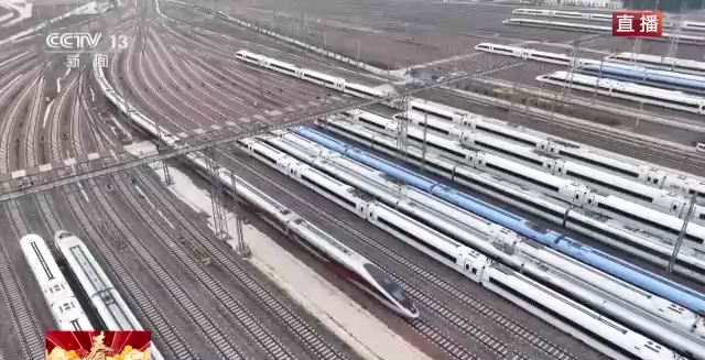 返程客流持续增多 全国高速公路网持续高位运行