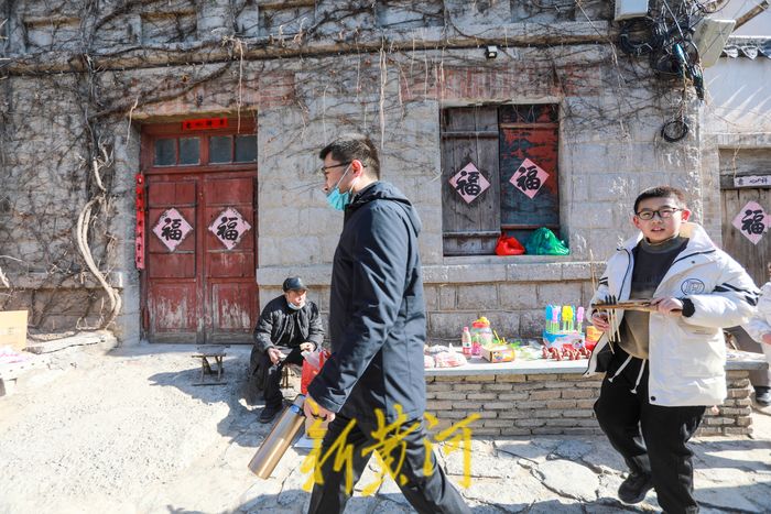 免门票景区游客如织，来古村落体验传统“年味”