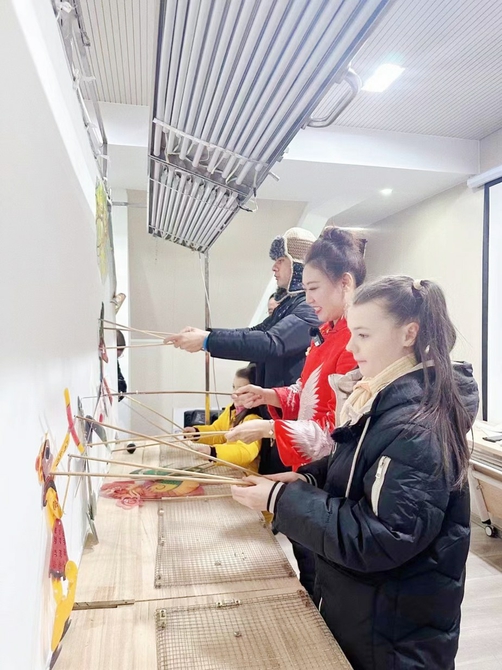【新春走基层】外国友人泉城街头感受中国年