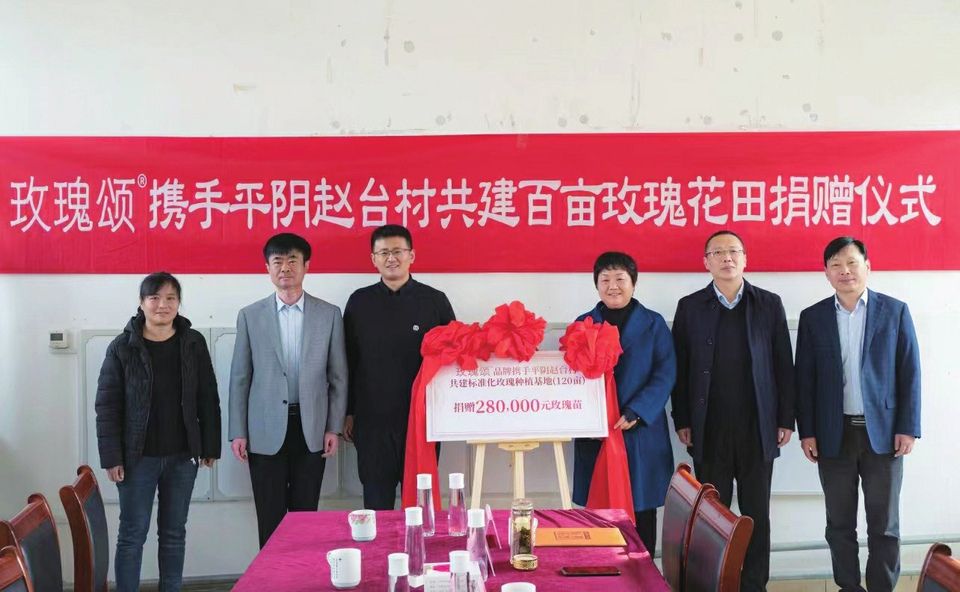 用真心贴近群众 用真诚温暖民心