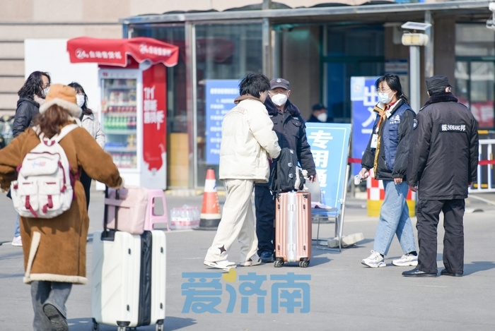 济南高校开学将至学生陆续返校 恢复正常教学秩序