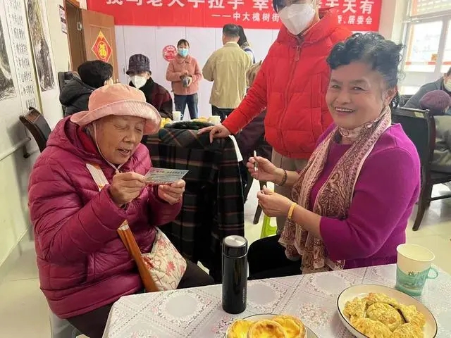 结对帮扶手拉手 撑起养老艳阳天 这个社区有个“周五助老茶话会”