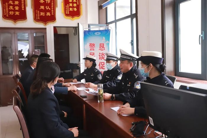 济南交警推进“车管五进”服务，打通服务最后一公里
