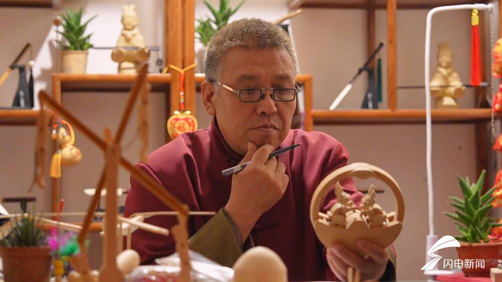 整理老玩具47款 文创玩具150余款！济南非遗传承人柳森林的“玩具人生”