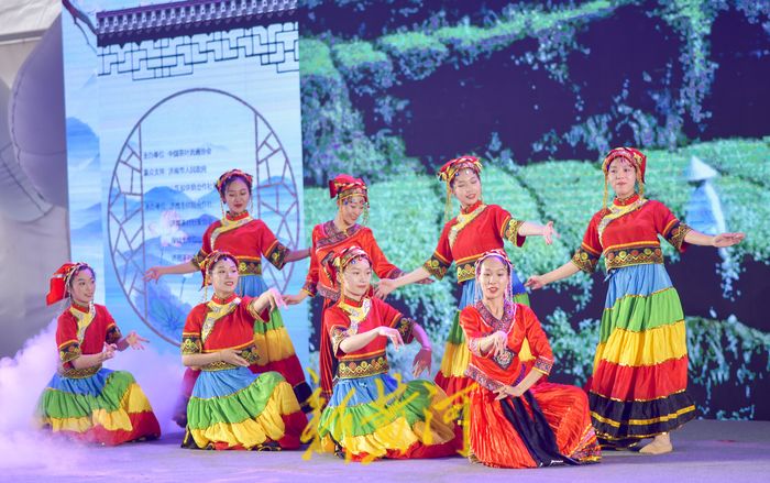 茶博会开幕“茶香”溢泉城，九百家茶企邀市民品香茗