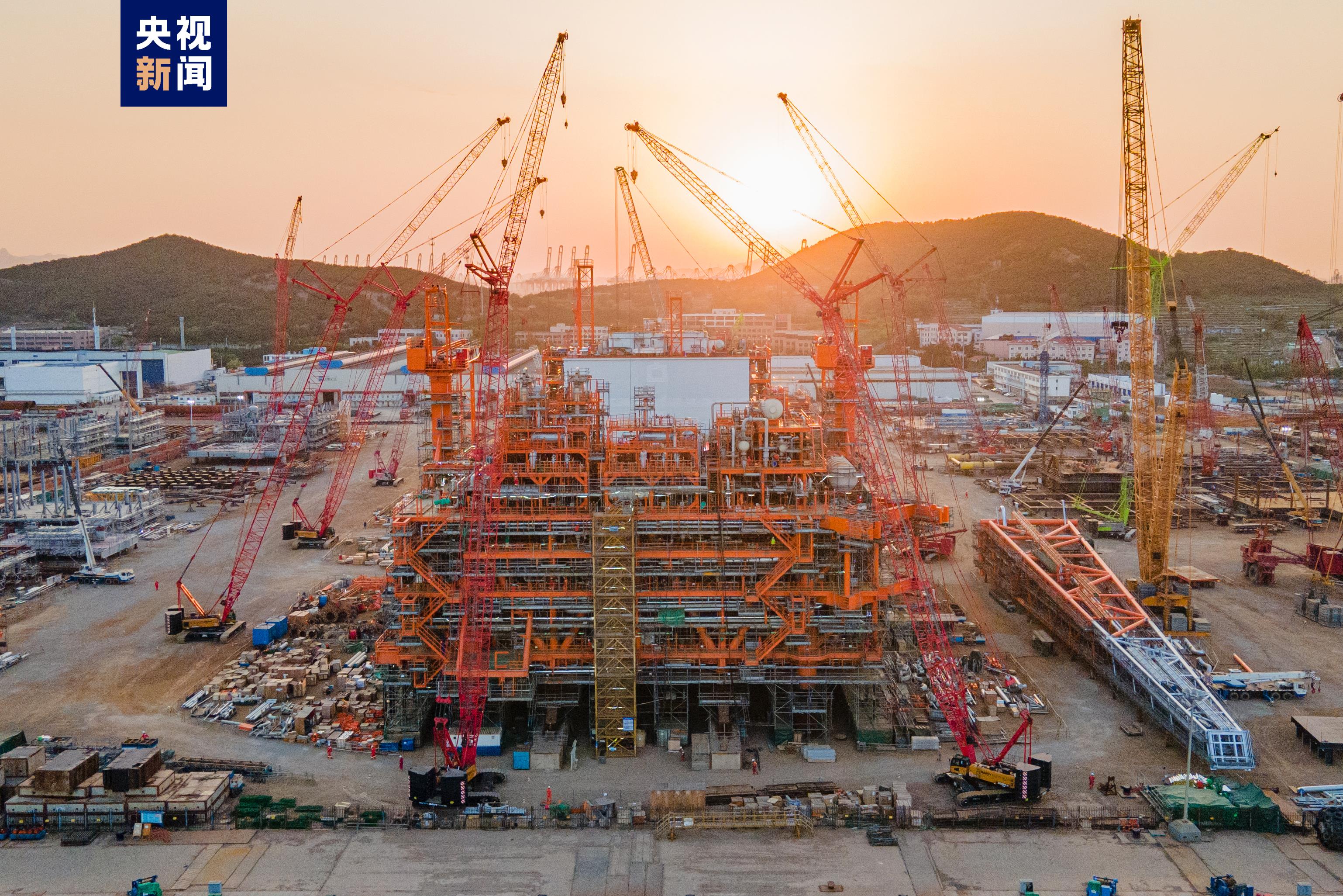 多项技术首创！万吨海上油气平台在青岛建造完成