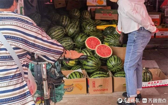 济南市场西瓜批量上市！价格“拦腰砍”，小型瓜最“受宠”